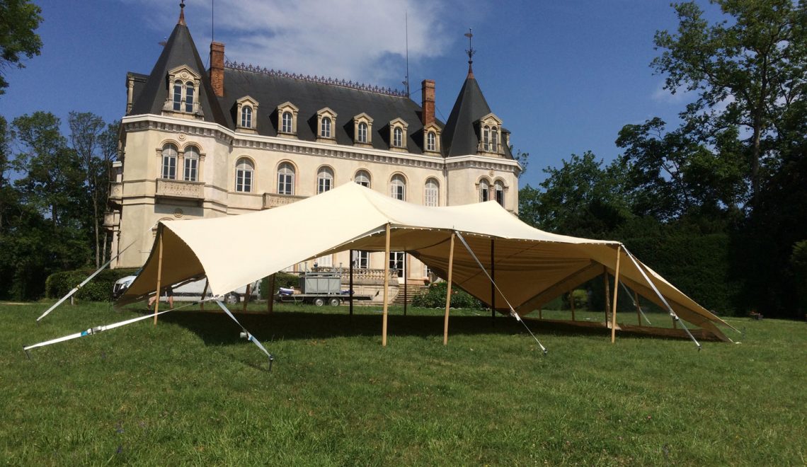himmelen-Aménager votre jardin avec une tente de réception nomade
