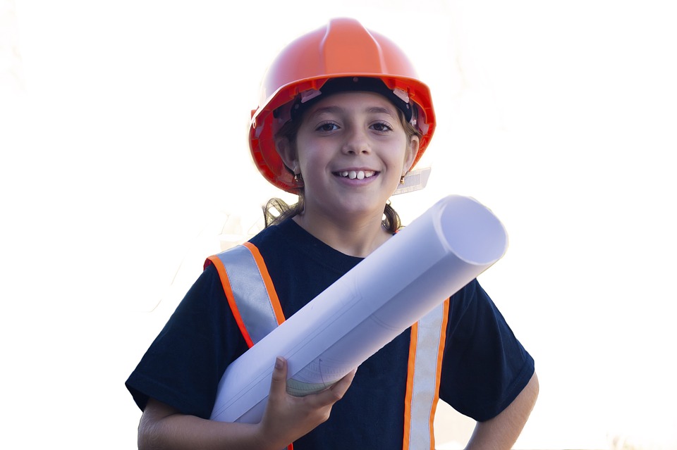 Casque pour les petits bricoleurs, indispensable pour leur protection