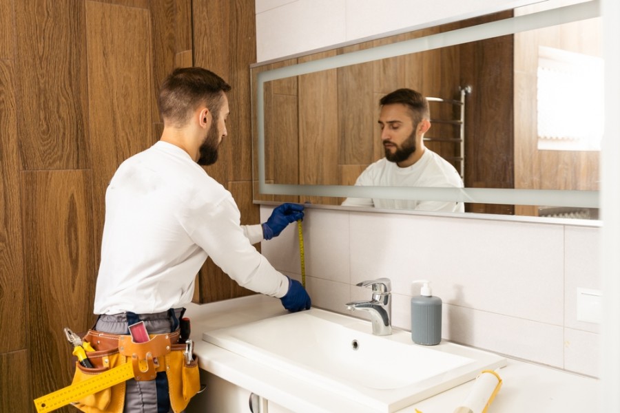 Comment choisir la hauteur d'un meuble de salle de bain adaptée à ma taille ?