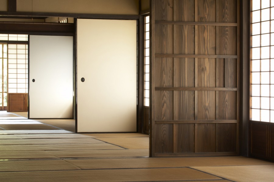 Comment faire une porte coulissante japonaise ?