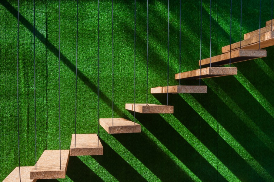 Escalier flottant : peut-on le construire soi-même ?