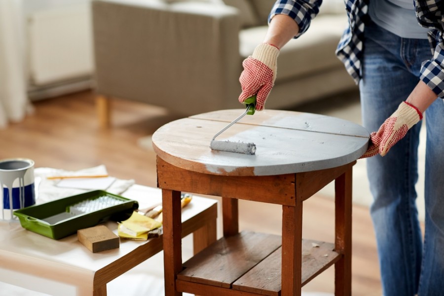 Quelle peinture choisir pour repeindre un meuble en bois ?