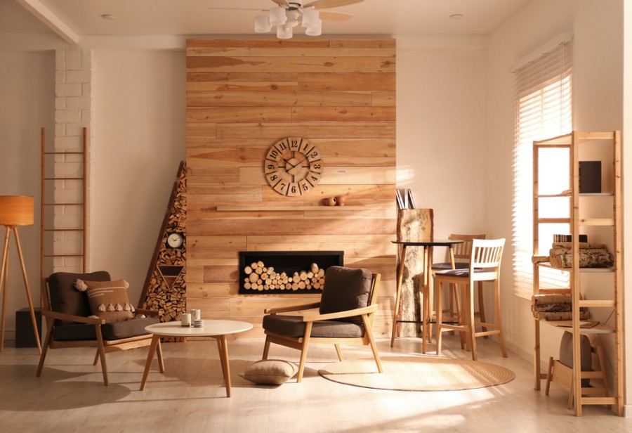 Quelles sont les tendances actuelles en matière de décoration de murs en bois pour l'intérieur ?