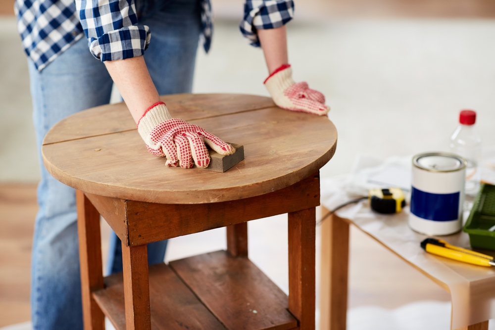 himmelen-Sabler un meuble : pourquoi et comment procéder ?